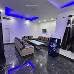 4 Bedroom Homestay In Vrindavn