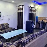 4 Bedroom Homestay In Vrindavn