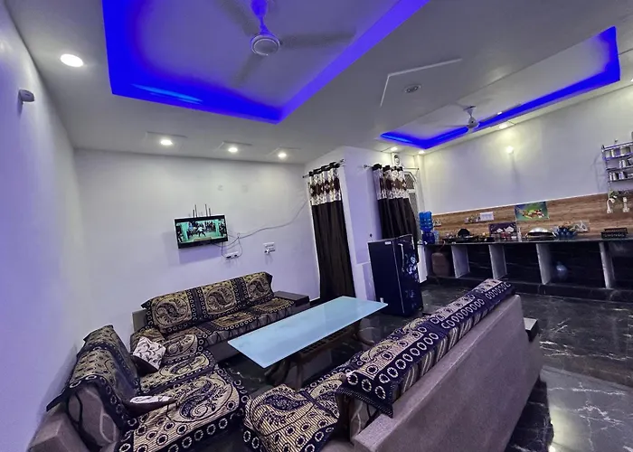 4 Bedroom Homestay In Vrindavn