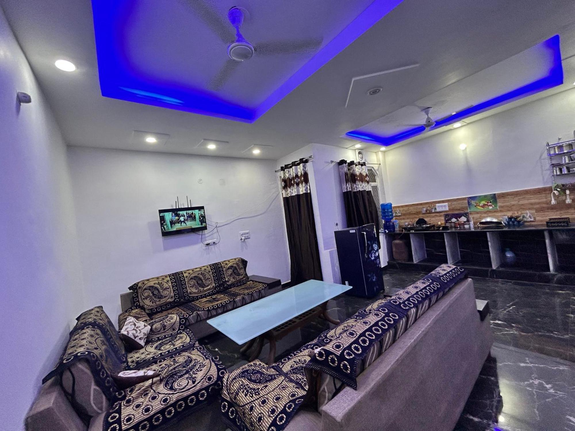 4 Bedroom In Vrindavn Vrindavan